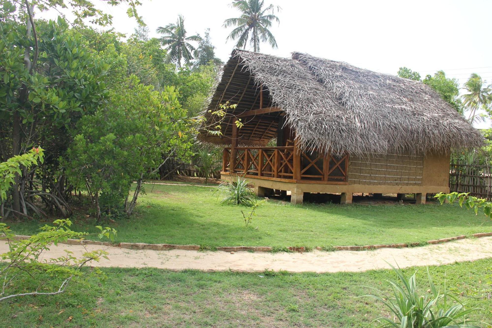 Ganesh Garden Beach Cabanas Тангале Екстериор снимка