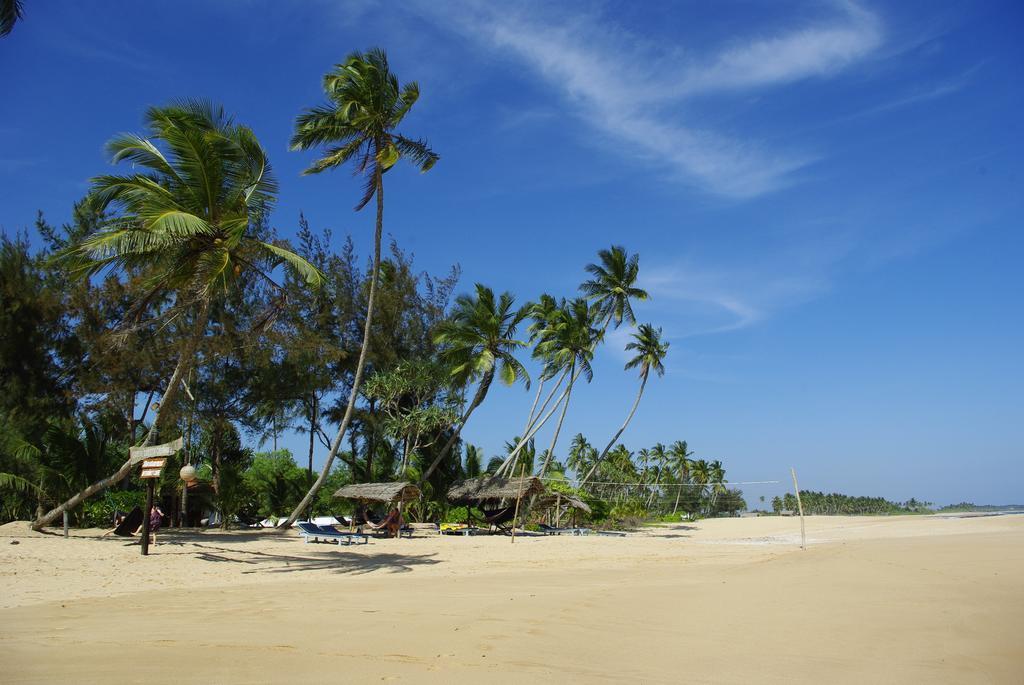 Ganesh Garden Beach Cabanas Тангале Екстериор снимка