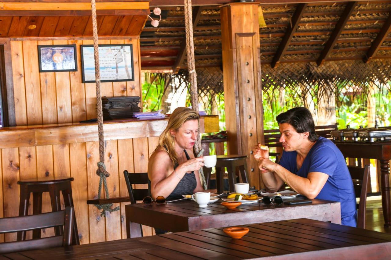 Ganesh Garden Beach Cabanas Тангале Екстериор снимка