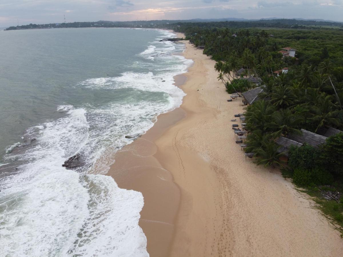 Ganesh Garden Beach Cabanas Тангале Екстериор снимка