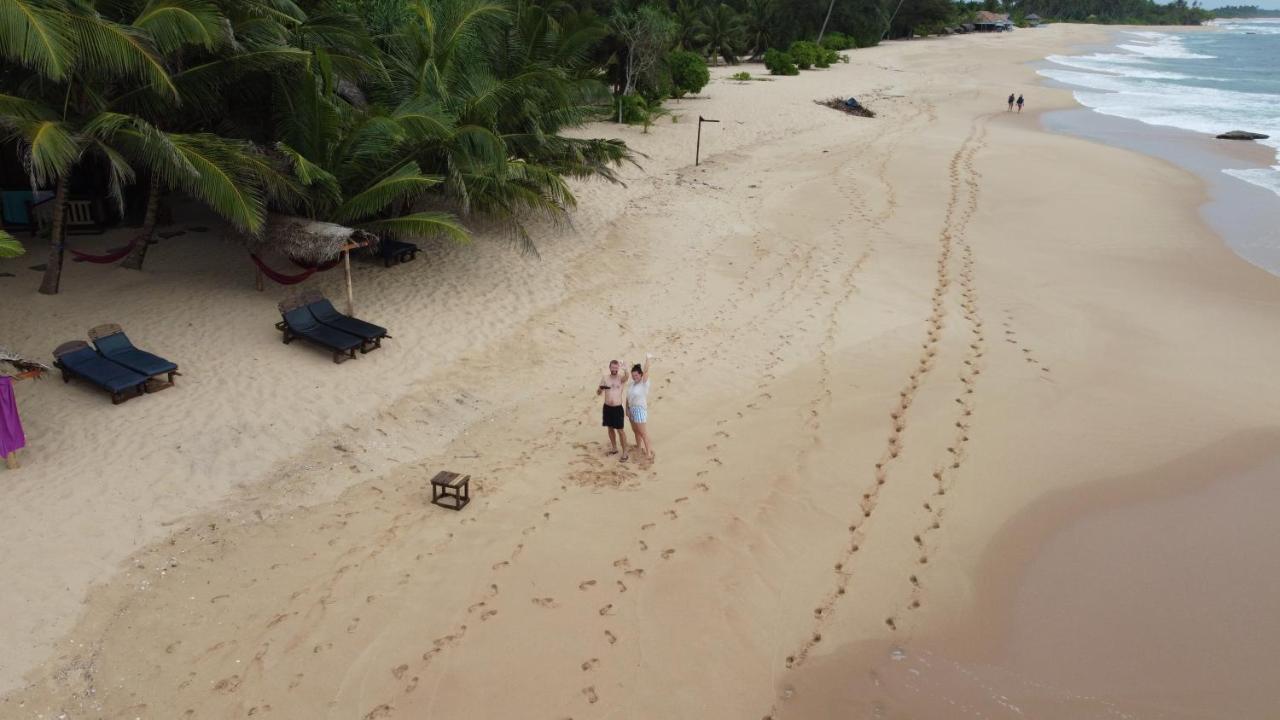 Ganesh Garden Beach Cabanas Тангале Екстериор снимка