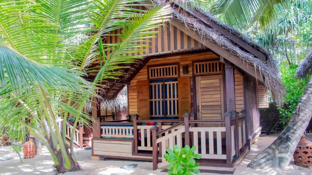 Ganesh Garden Beach Cabanas Тангале Екстериор снимка