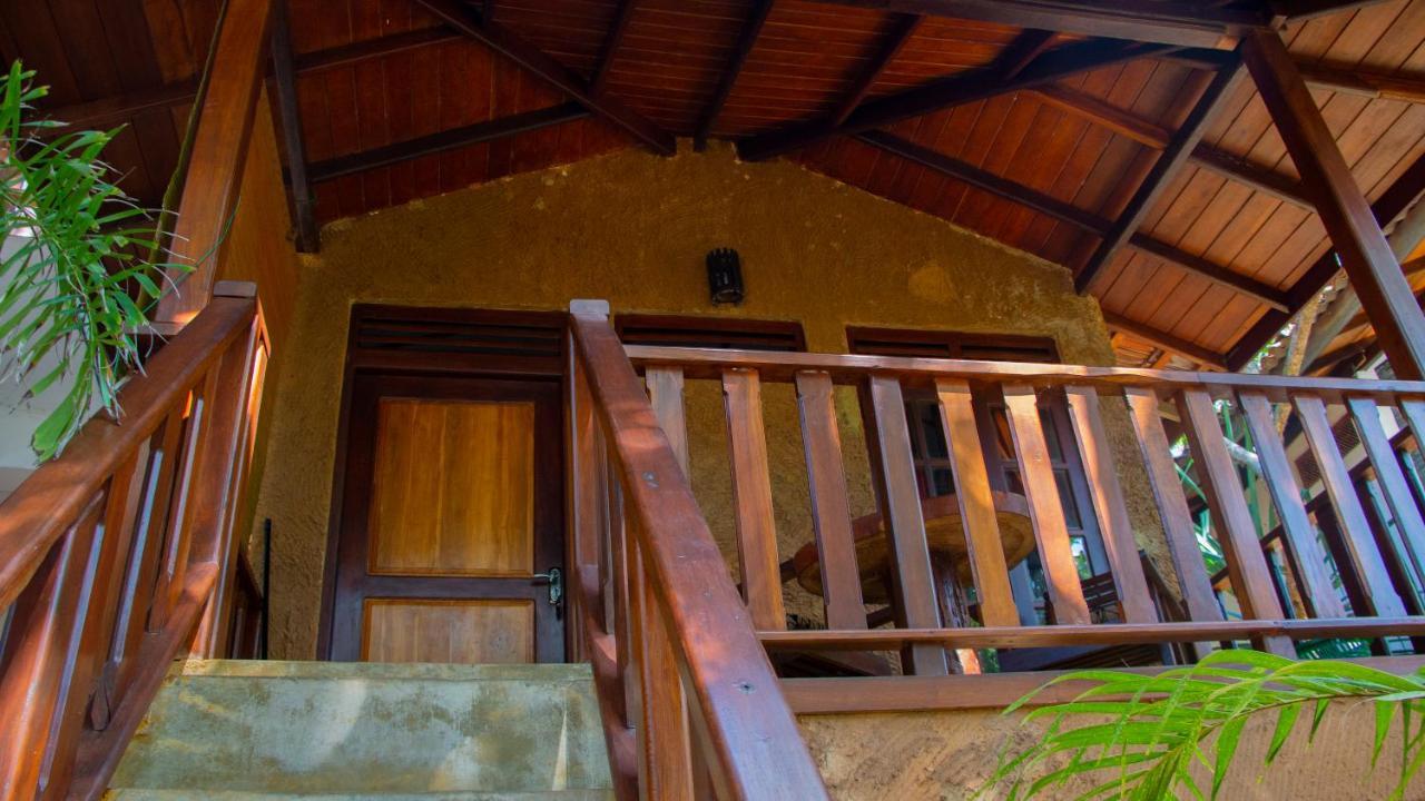 Ganesh Garden Beach Cabanas Тангале Екстериор снимка
