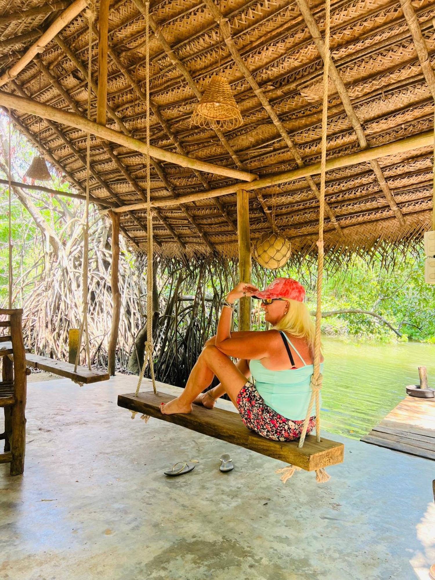 Ganesh Garden Beach Cabanas Тангале Екстериор снимка