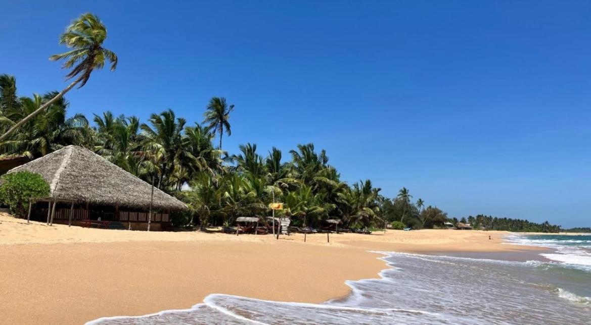 Ganesh Garden Beach Cabanas Тангале Екстериор снимка